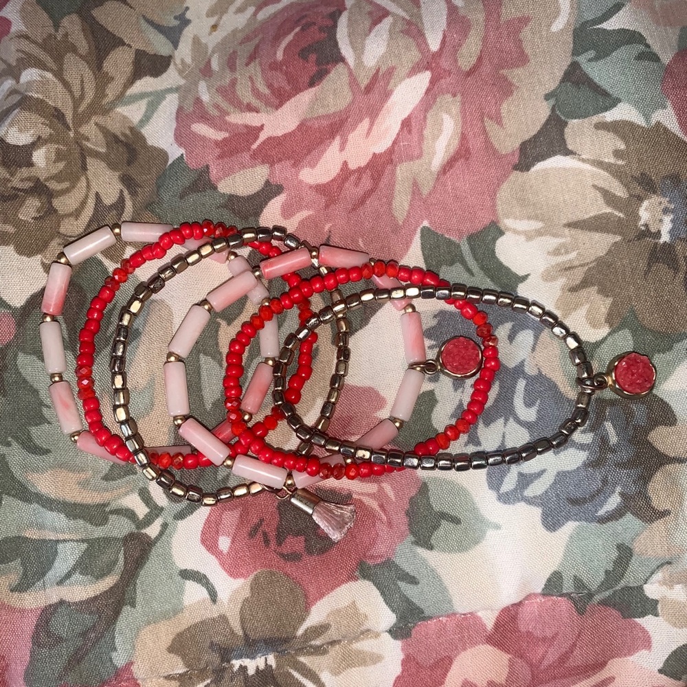 Set of 6 bracelets